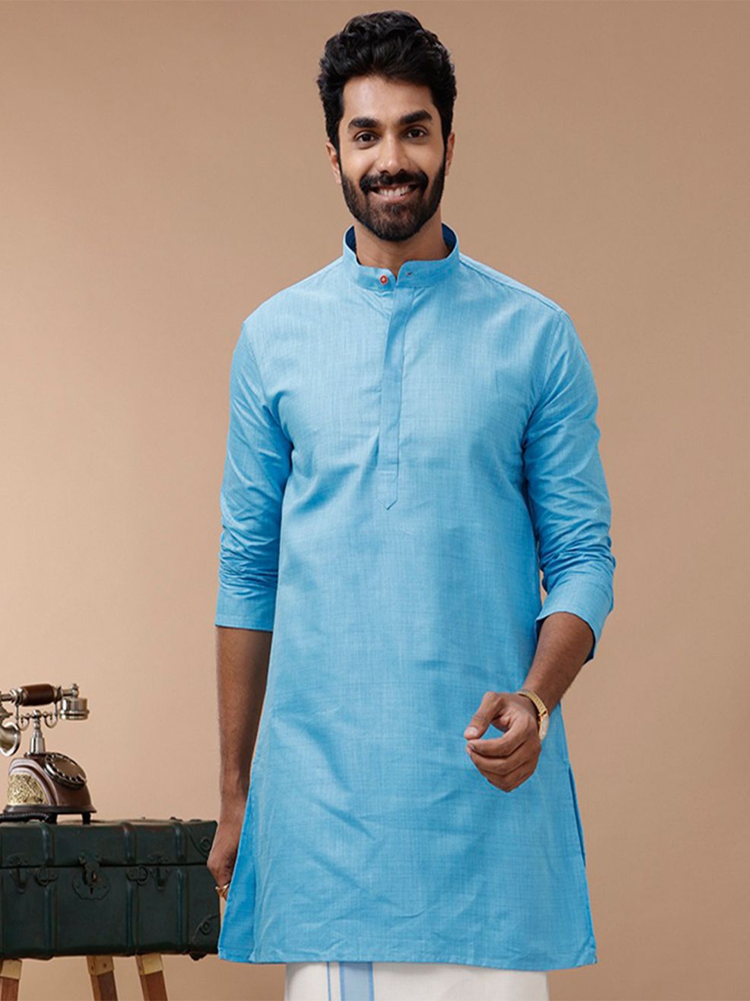 

Ramraj Mandarin Collar Cotton Straight Kurta, Blue