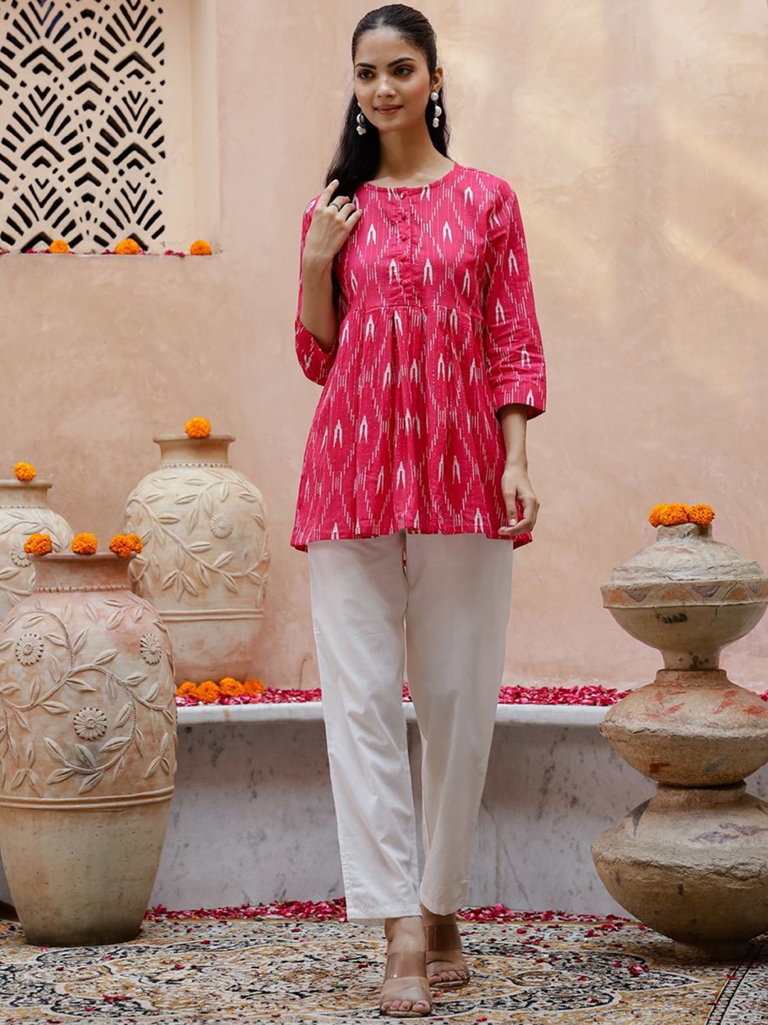 

RangDeep Geometric Printed Pure Cotton Kurti with Trouser, Pink