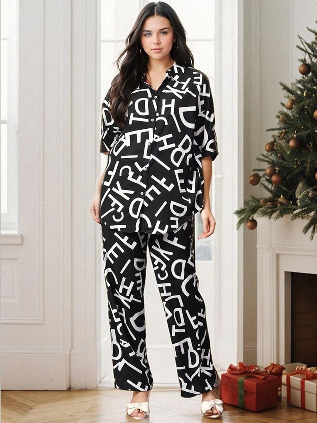 

Kotty Printed Short Sleeves Shirt With Trousers, Black