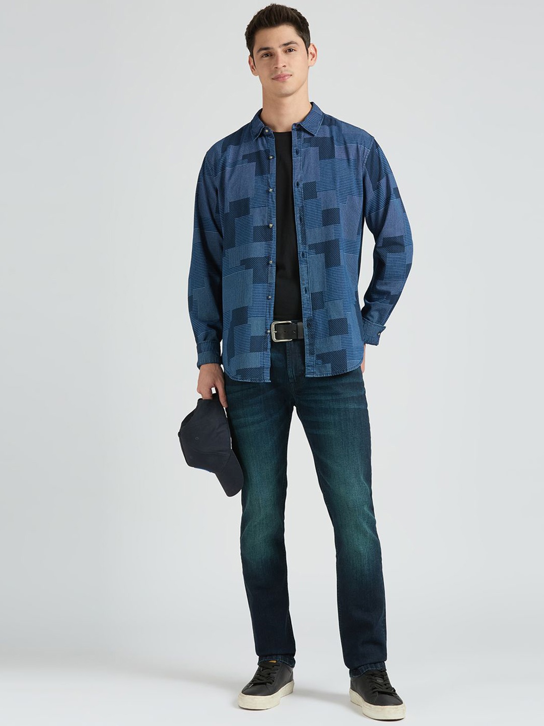 

Pepe Jeans Men Spread Collar Abstract Printed Cotton Casual Shirt, Blue