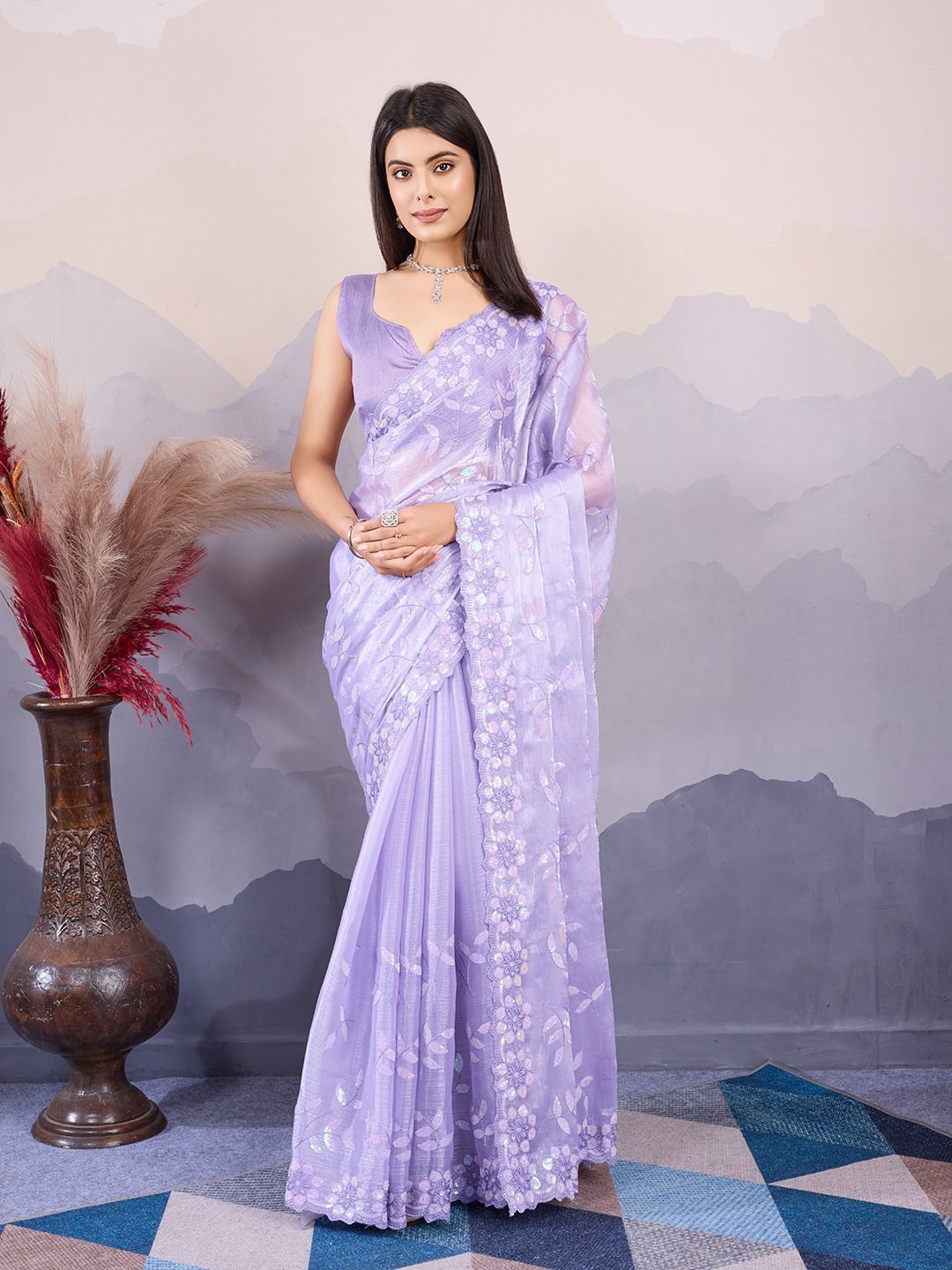 

VenderVilla Floral Embroidered Fusion Saree, Violet