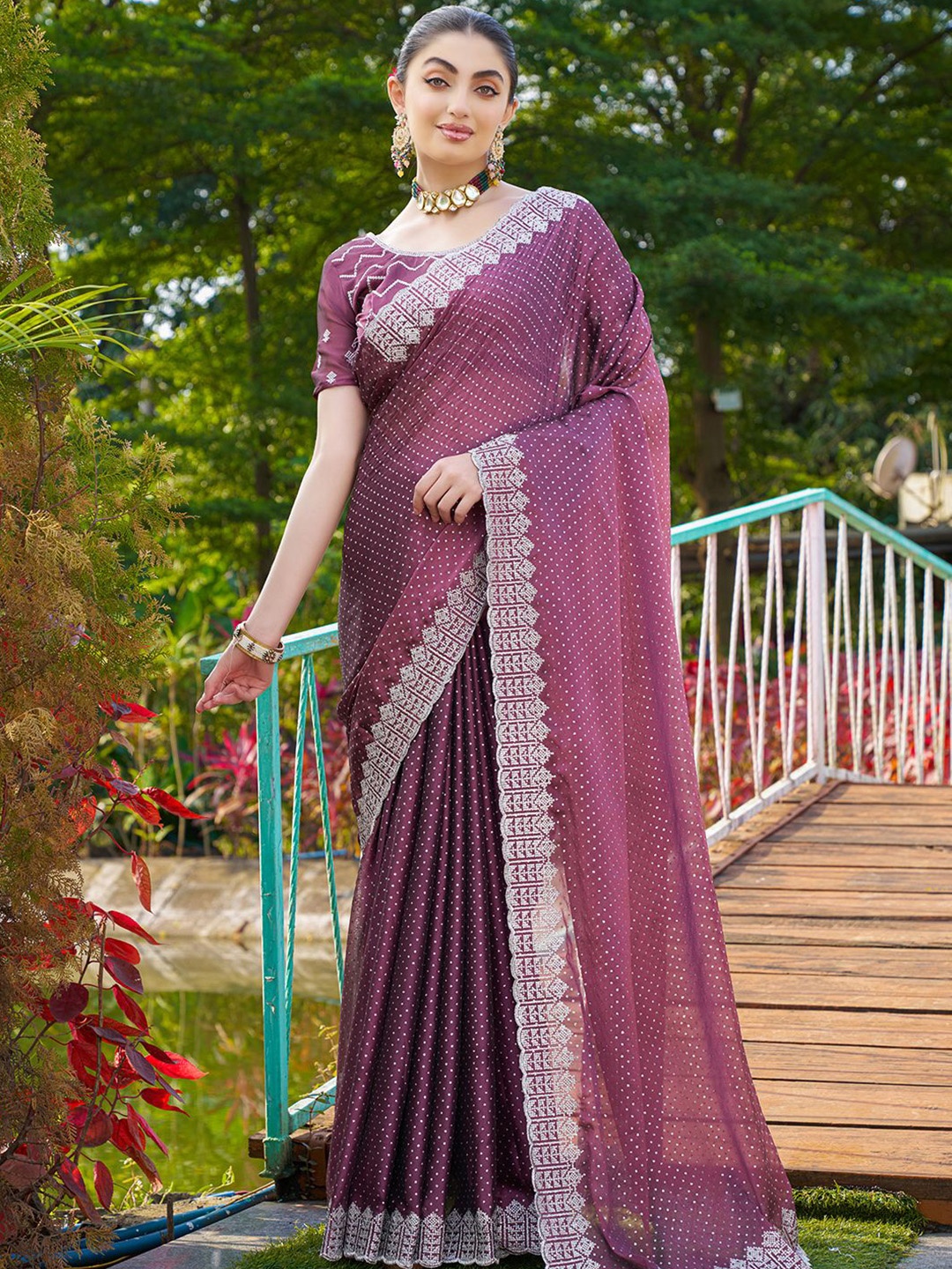 

SANJANA SILK Embroidered Maheshwari Sarees With Blouse Piece, Magenta