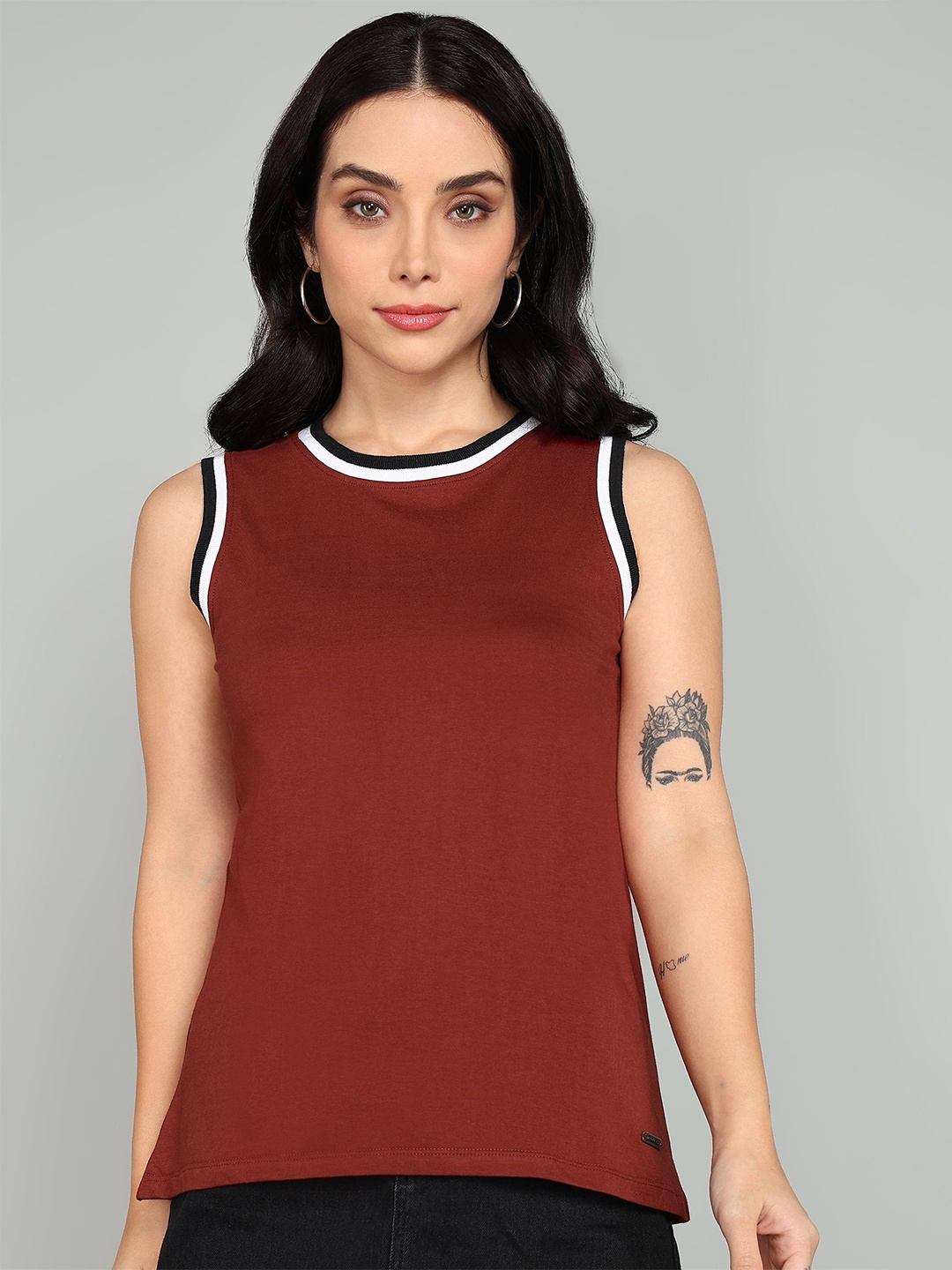 

The Roadster Lifestyle Co. Women Solid Round Neck Pure Cotton Relaxed Fit T-shirt, Maroon