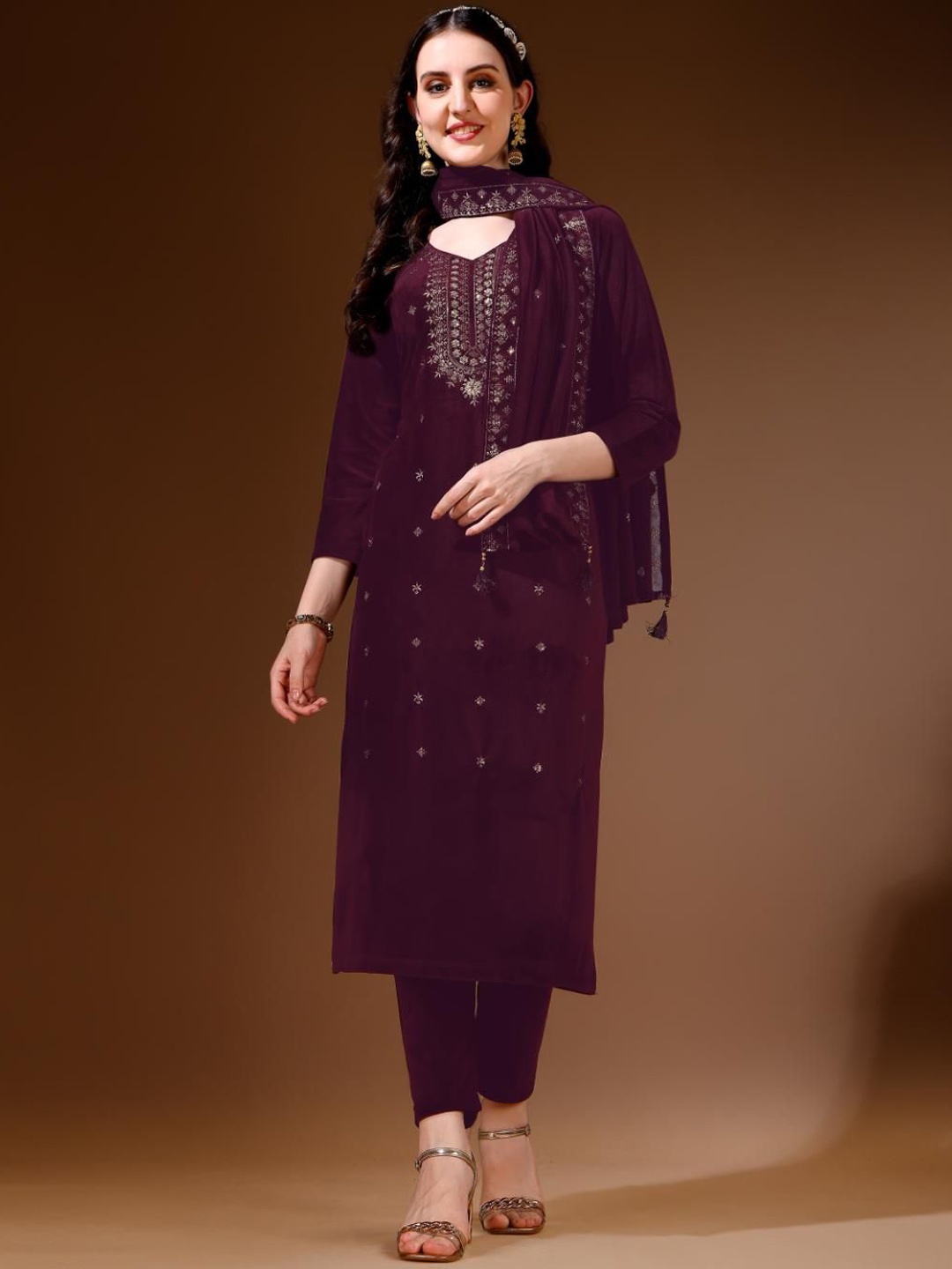 

Ziva Fashion Floral Embroidered V-Neck Regular Sequinned Kurta & Trouser With Dupatta, Burgundy