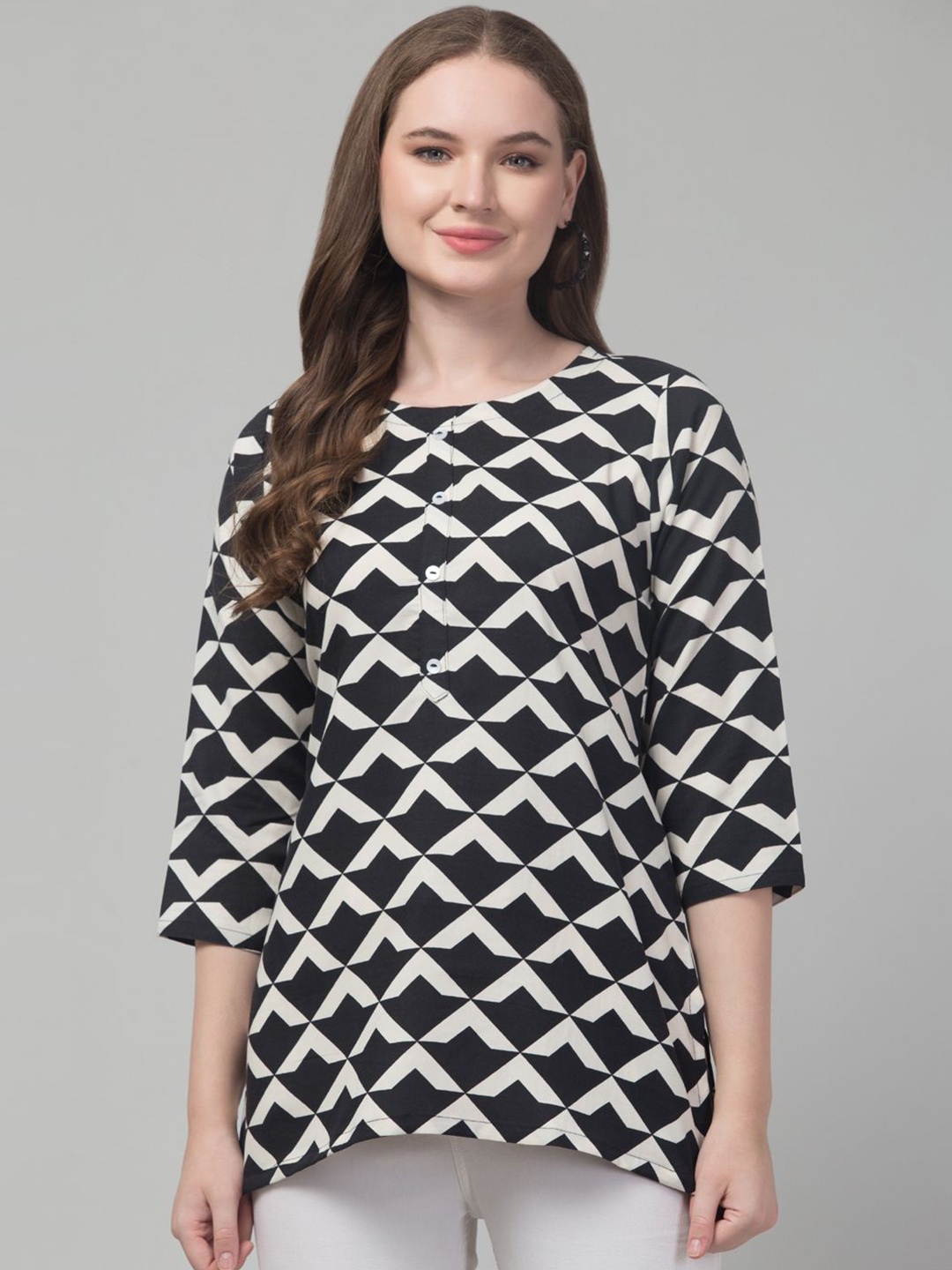 

Trend Level Women Geometric Printed Kurti, Black