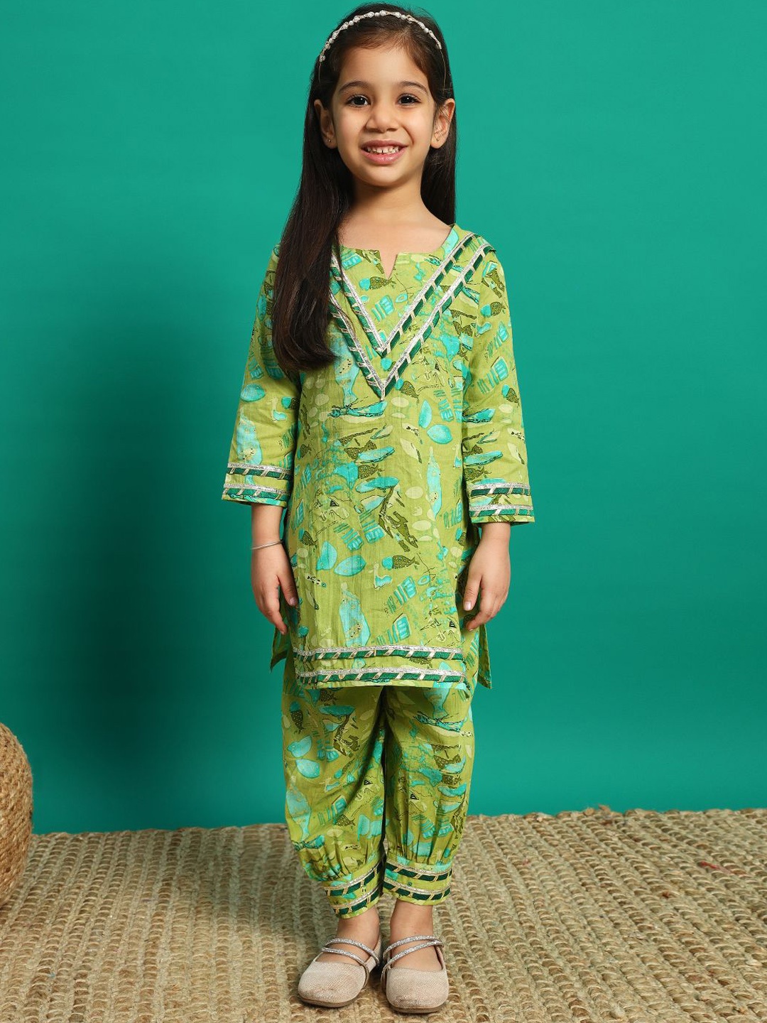 

Readiprint Girls Floral Printed Gotta Patti Pure Cotton Kurti with Harem Pant, Green