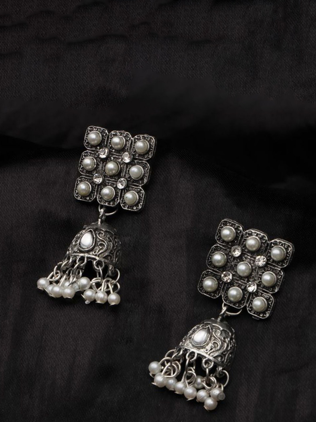 

JewelMaze Contemporary Drop Earrings, Silver