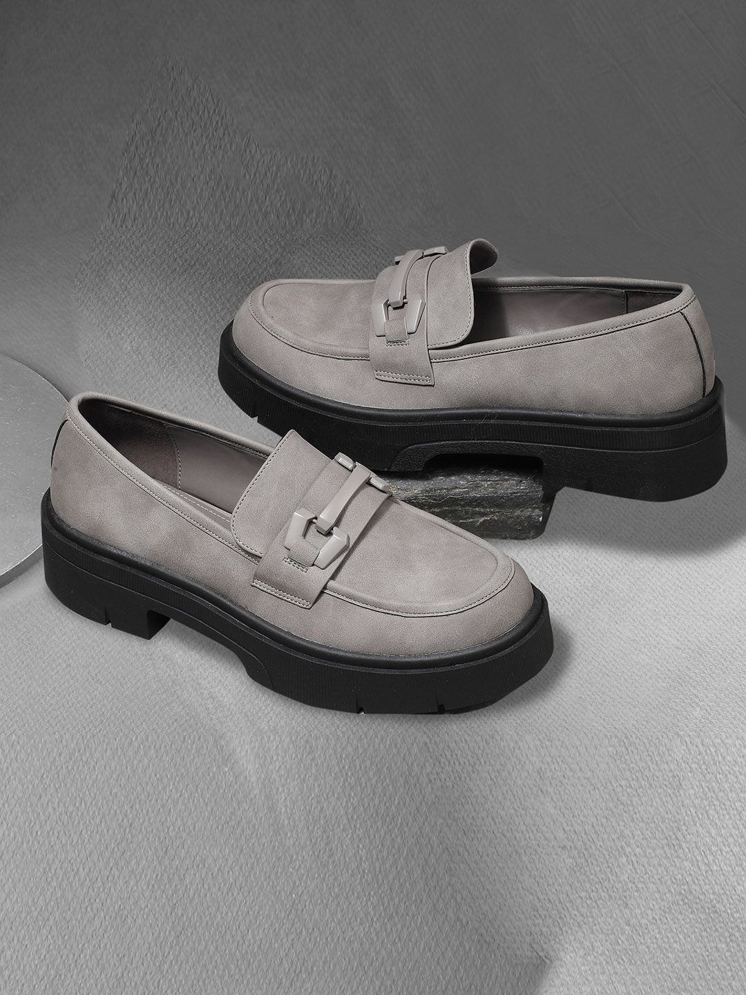 

Nine West Women PU Classic Loafers, Grey