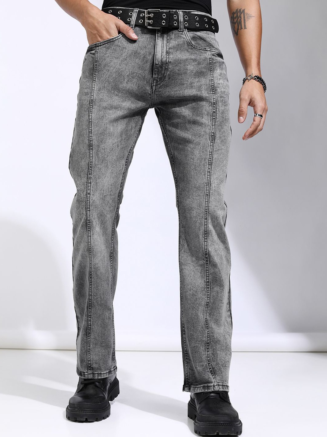 

HIGHLANDER Men Regular Fit Light Fade Jeans, Grey