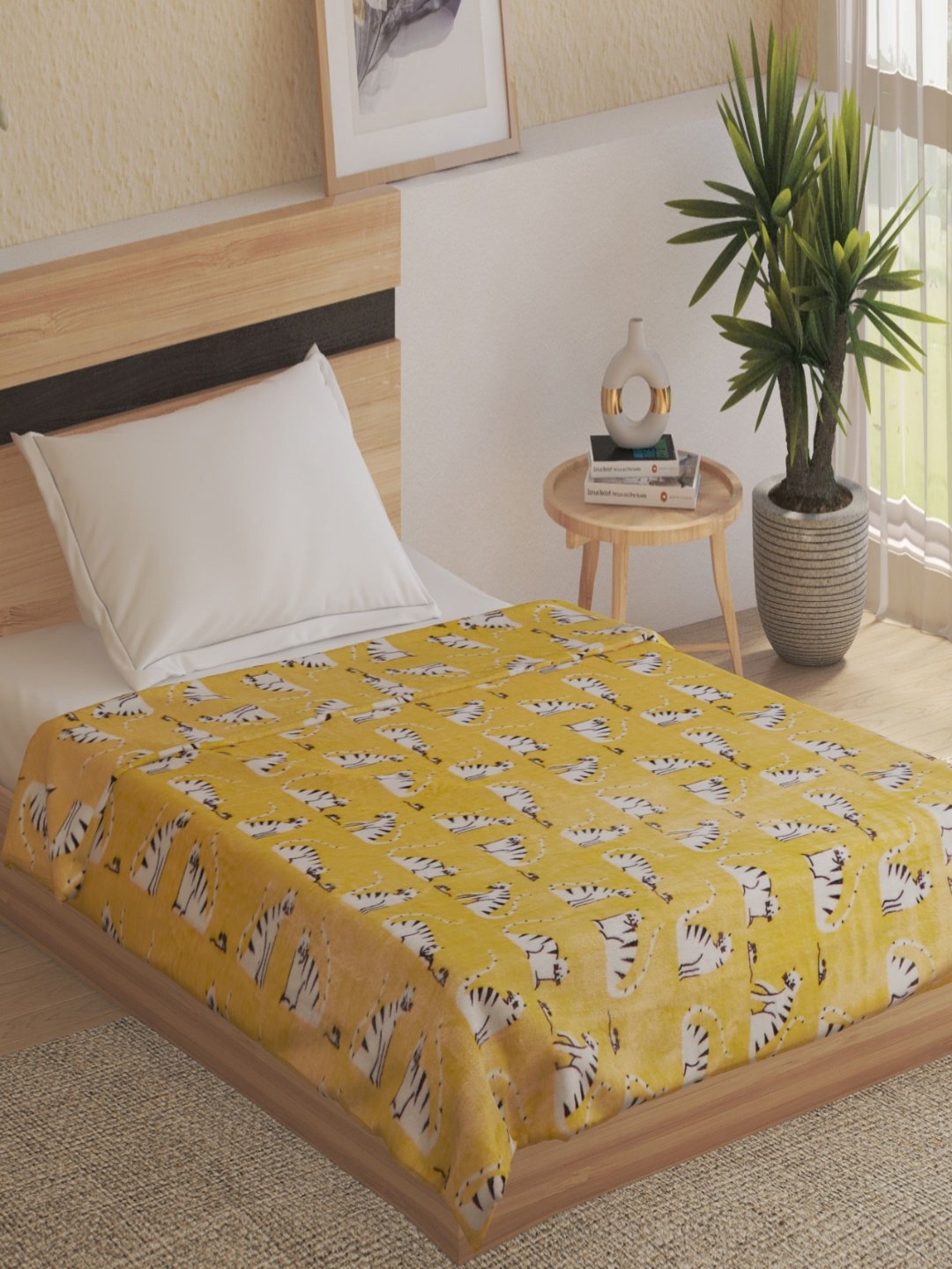 

Home Centre Slate Yellow & White Cat Printed 200 GSM Single Bed Blanket