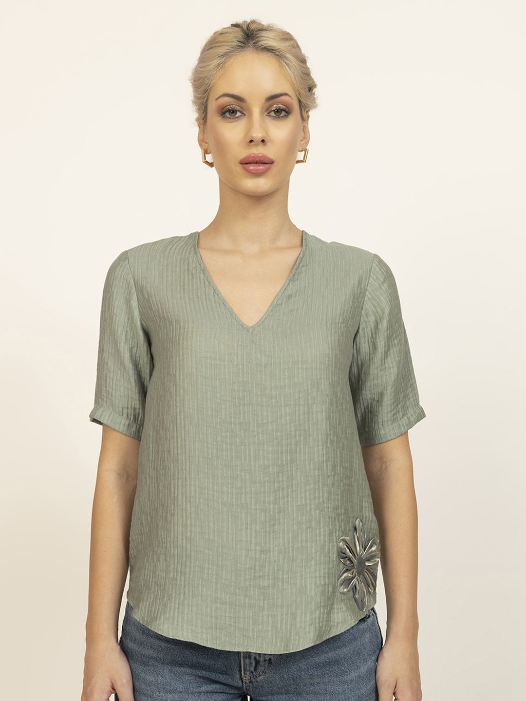 

LELA Women V-Neck Floral Applique Top, Green