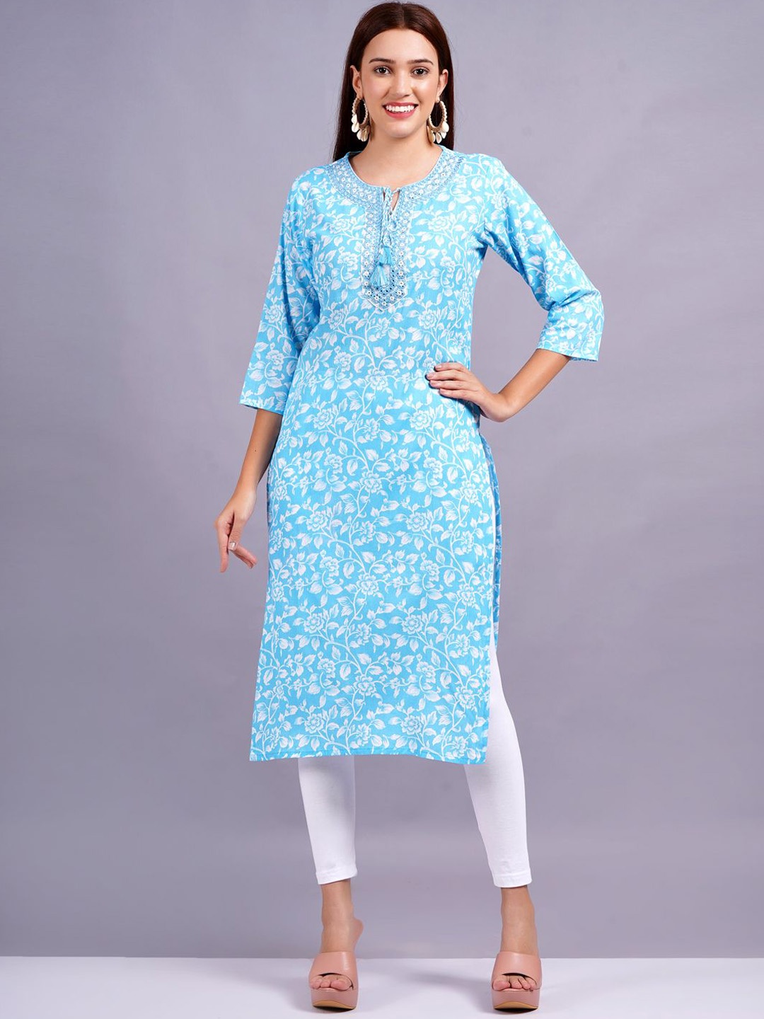 

HIGHLIGHT FASHION EXPORT Women Floral Mirror Work Kurta, Blue