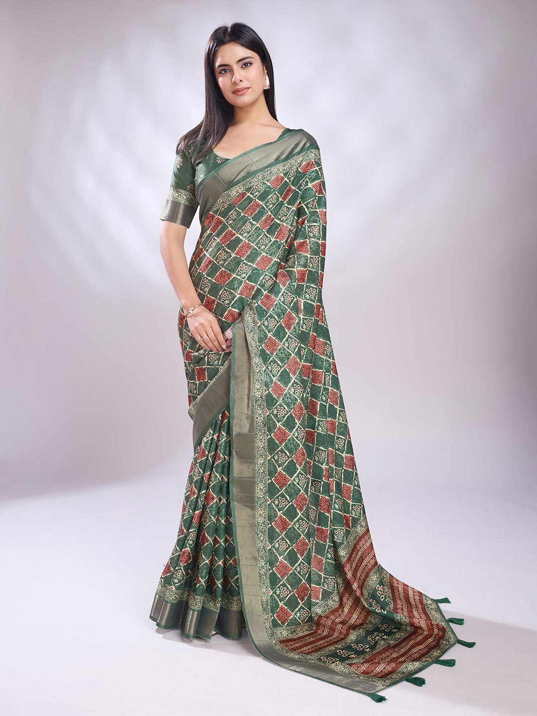 

KALINI Printed Zari Saree, Green