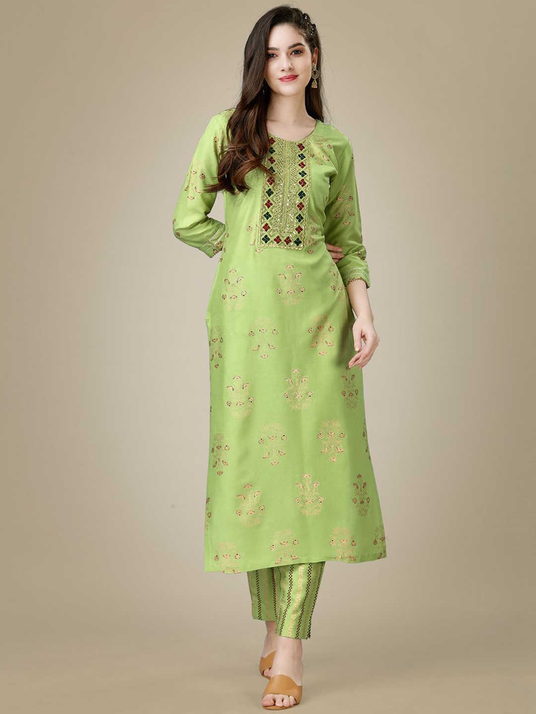 

HI FI NX Floral Embroidered Straight Kurta With Churidar, Green