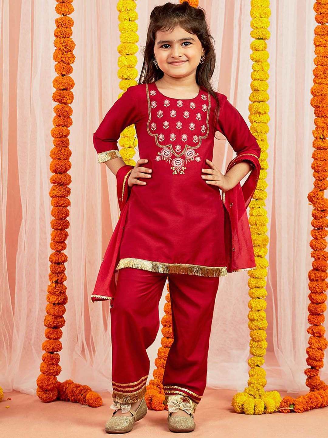 

VASTRAMAY Girls Floral Embroidered Thread Work Kurta With Trousers & Dupatta, Red