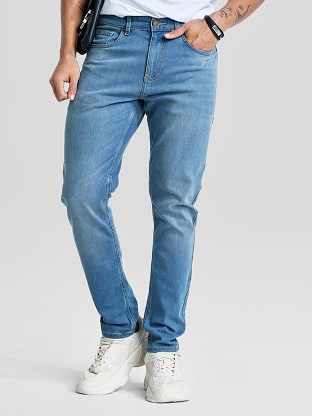 

Snitch Men Classic Light Fade Regular Fit Stretchable Jeans, Blue