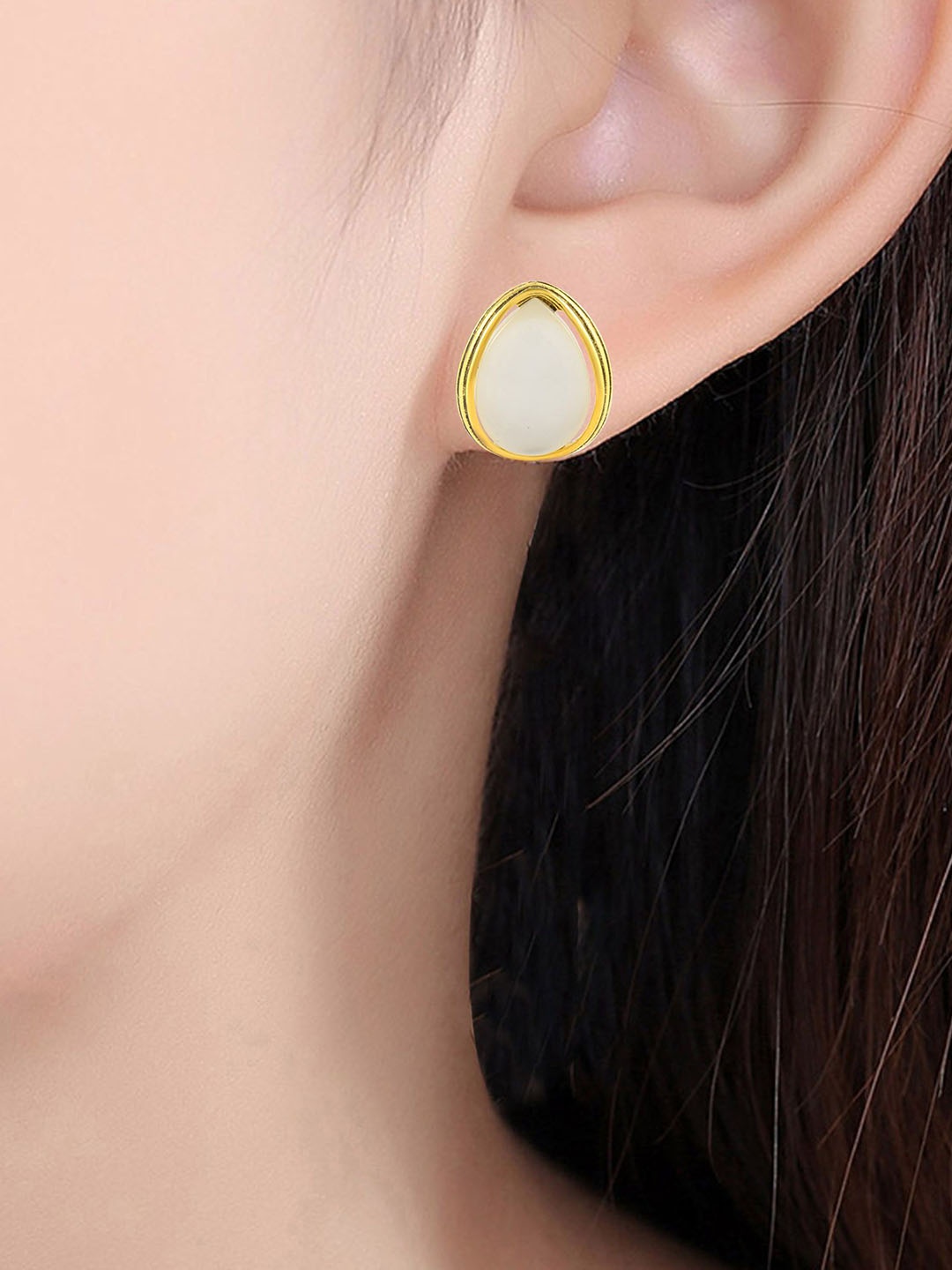 

MEMOIR Gold-Plated Contemporary Pearl Studs