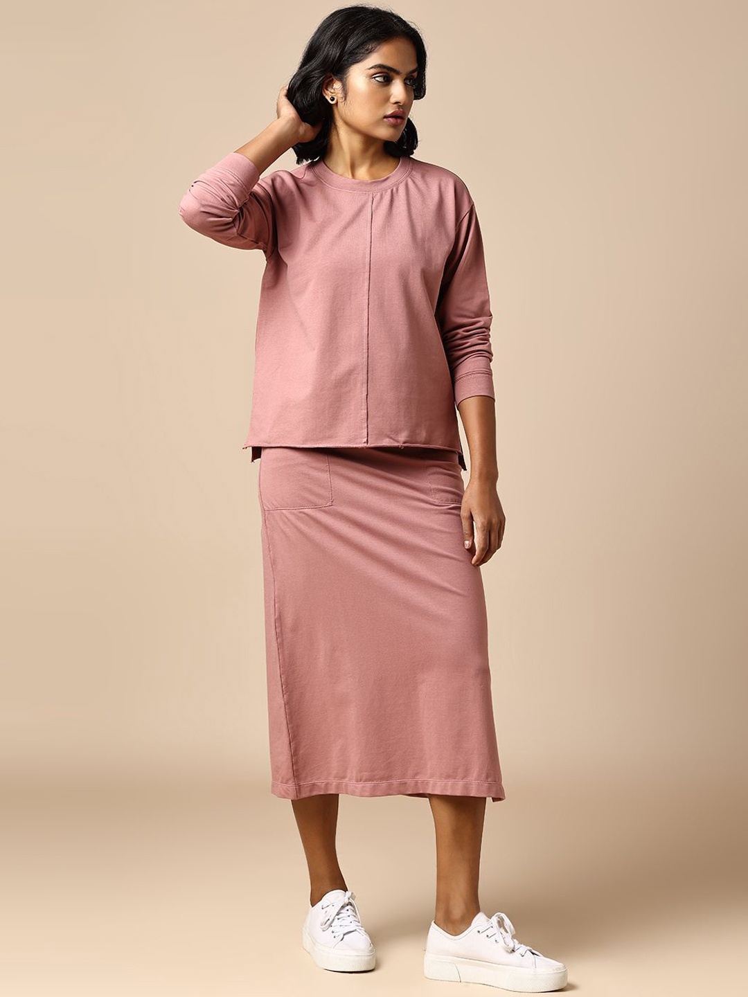 

Chemistry Round Neck Sweatshirt With Skirt Co-Ords, Rose