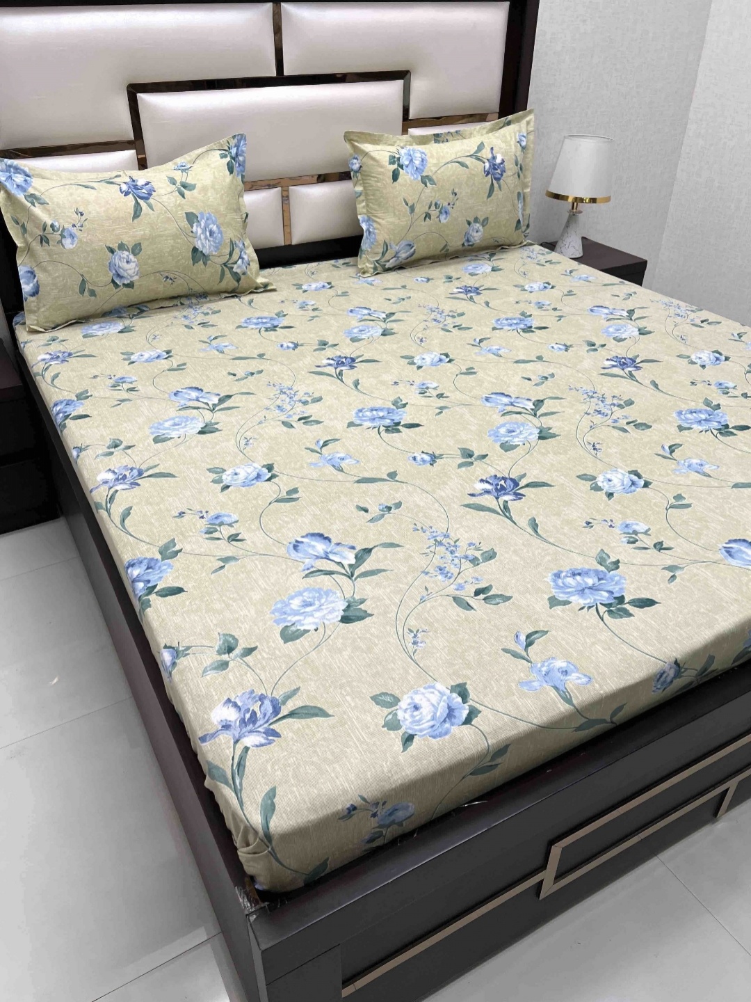 

Pure Decor Green & Blue Floral Pure Cotton 350 TC King Bedsheet Set 2.75 m x 3.05 m