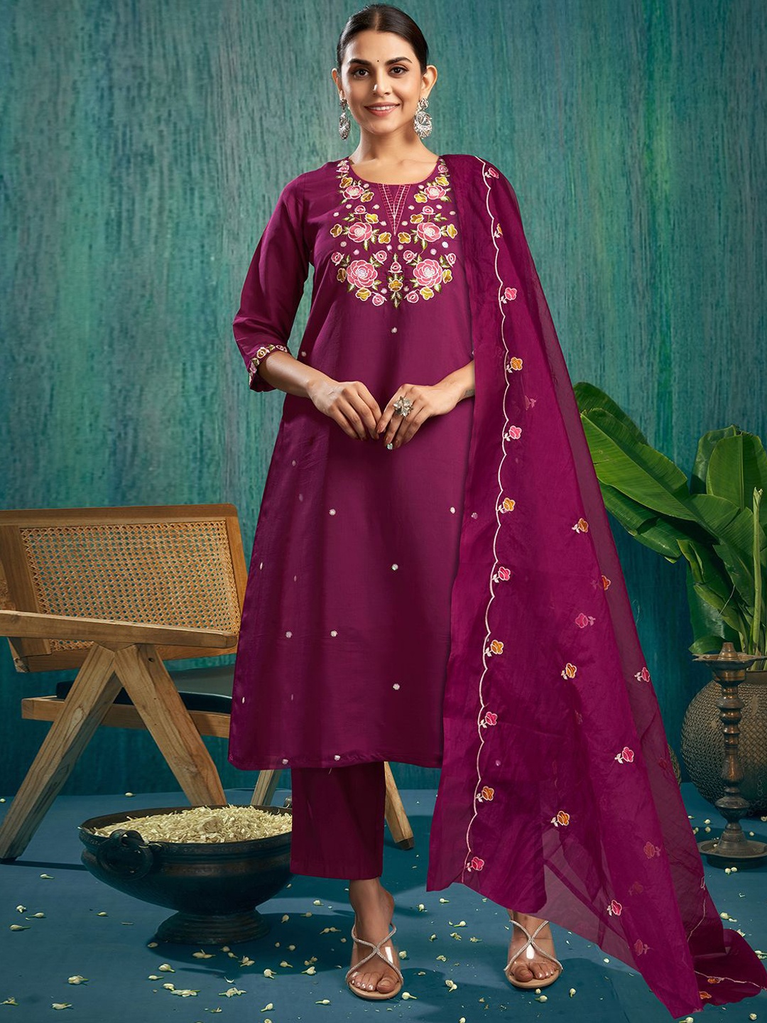 

SKYLEE Wine Ethnic Motifs Embroidered Thread Work Kurta With Trousers & Dupatta, Purple