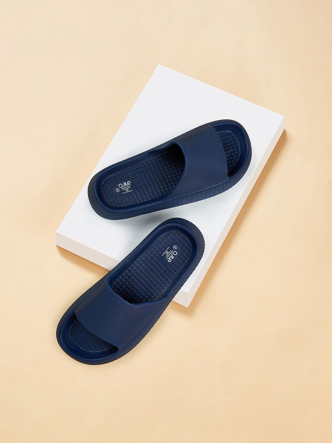 

Ajile by Pantaloons Men Open Toe Flats, Navy blue
