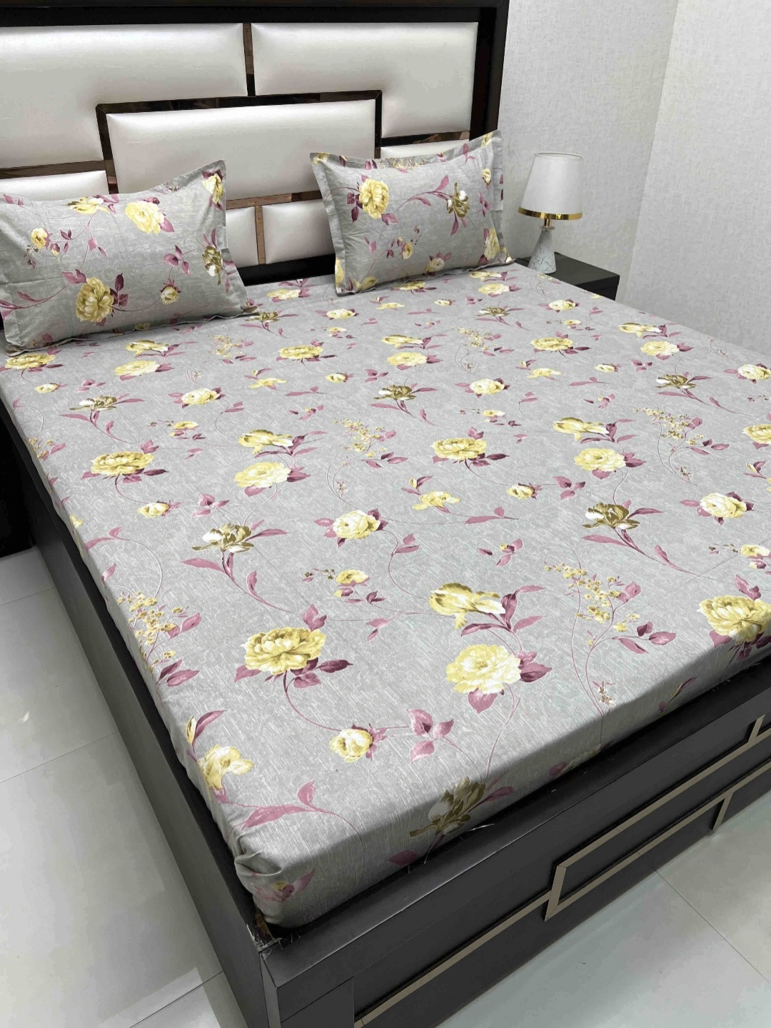 

Pure Decor Velar Grey Floral Pure Cotton 380 TC Super King Bedsheet Set-2.75 m x 3.04 m