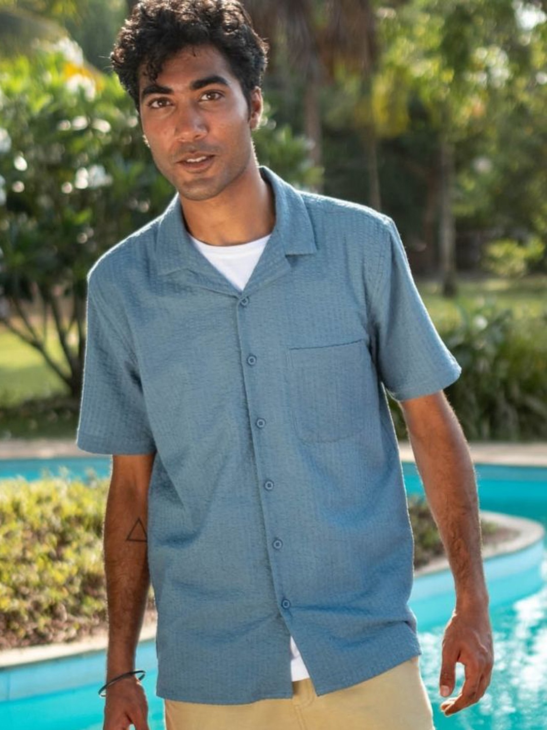 

Creatures of Habit Men Seersucker Notched Shirt, Blue