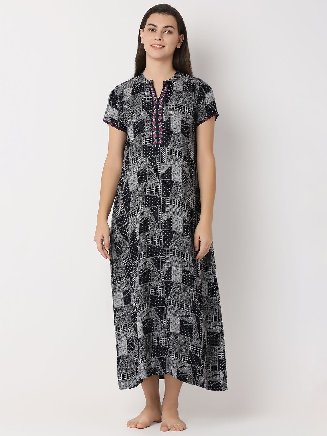 

Juliet Women Abstract Printed Maxi Nightdress, Black