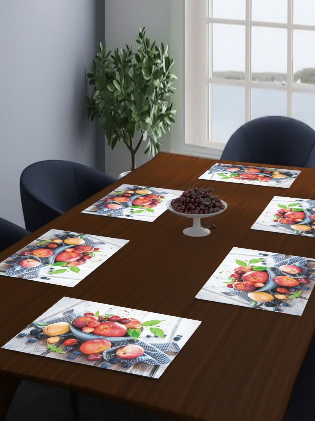 

LooMantha White & Red 6 Pieces Rectangle Shaped Printed Table Placemats