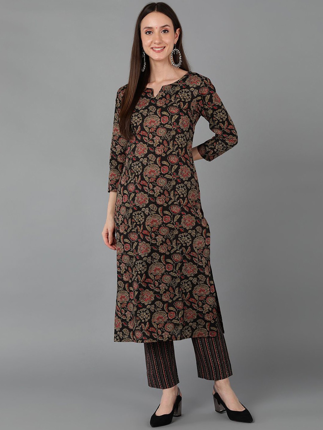

AHIKA Floral Printed Cotton Straight Kurta, Black