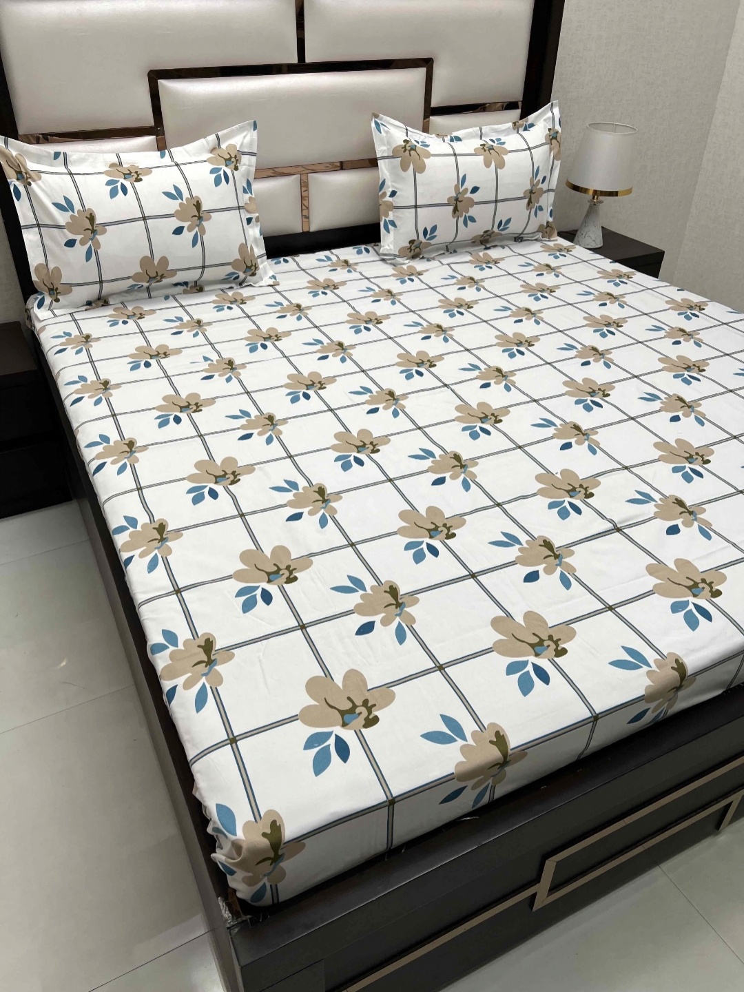 

Pure Decor Queen Size Double Bedsheet With 2 Pillow Covers 2.28m X 2.54m, White