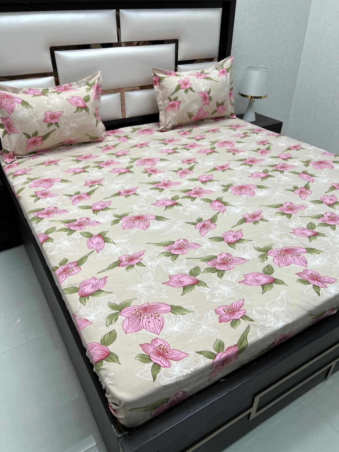 

Pure Decor Queen Size Double Bedsheet With 2 Pillow Covers 2.28m X 2.54m, Pink