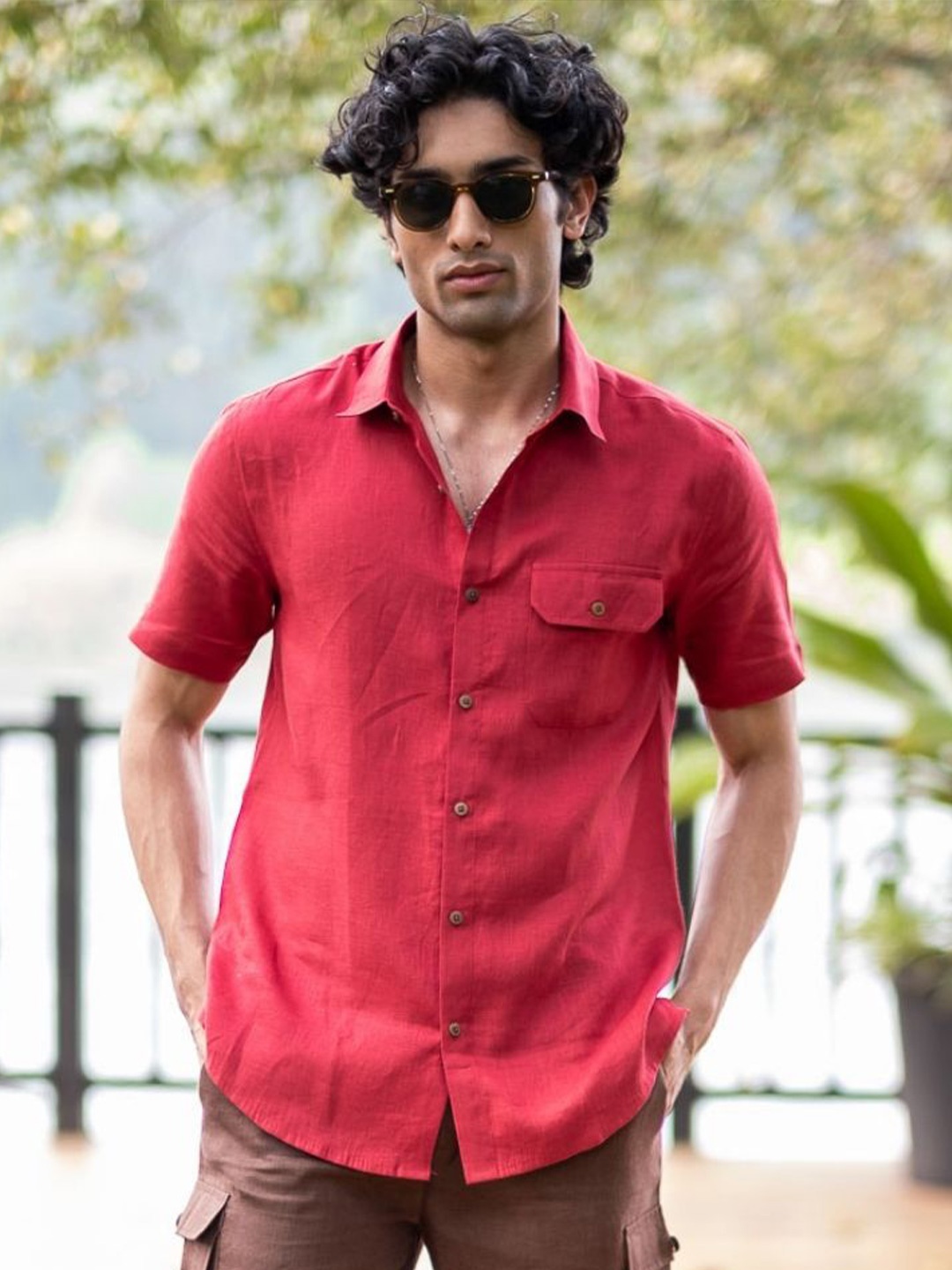 

Creatures of Habit Men Linen Short Sleeve Shirt, Red