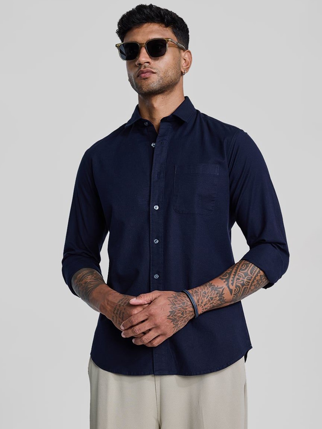 

Snitch Men Smart Spread Collar Solid Cotton Casual Shirt, Navy blue