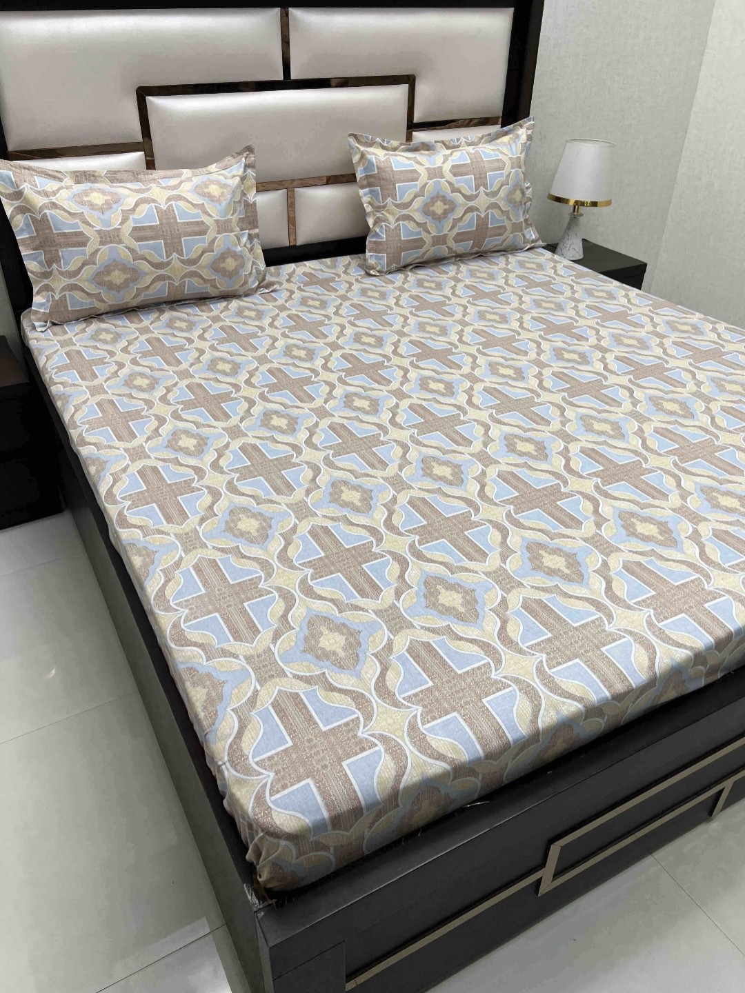 

Pure Decor Velar Brown Printed Pure Cotton 300 TC King Bedsheet Set 2.73 m x 3.04 m