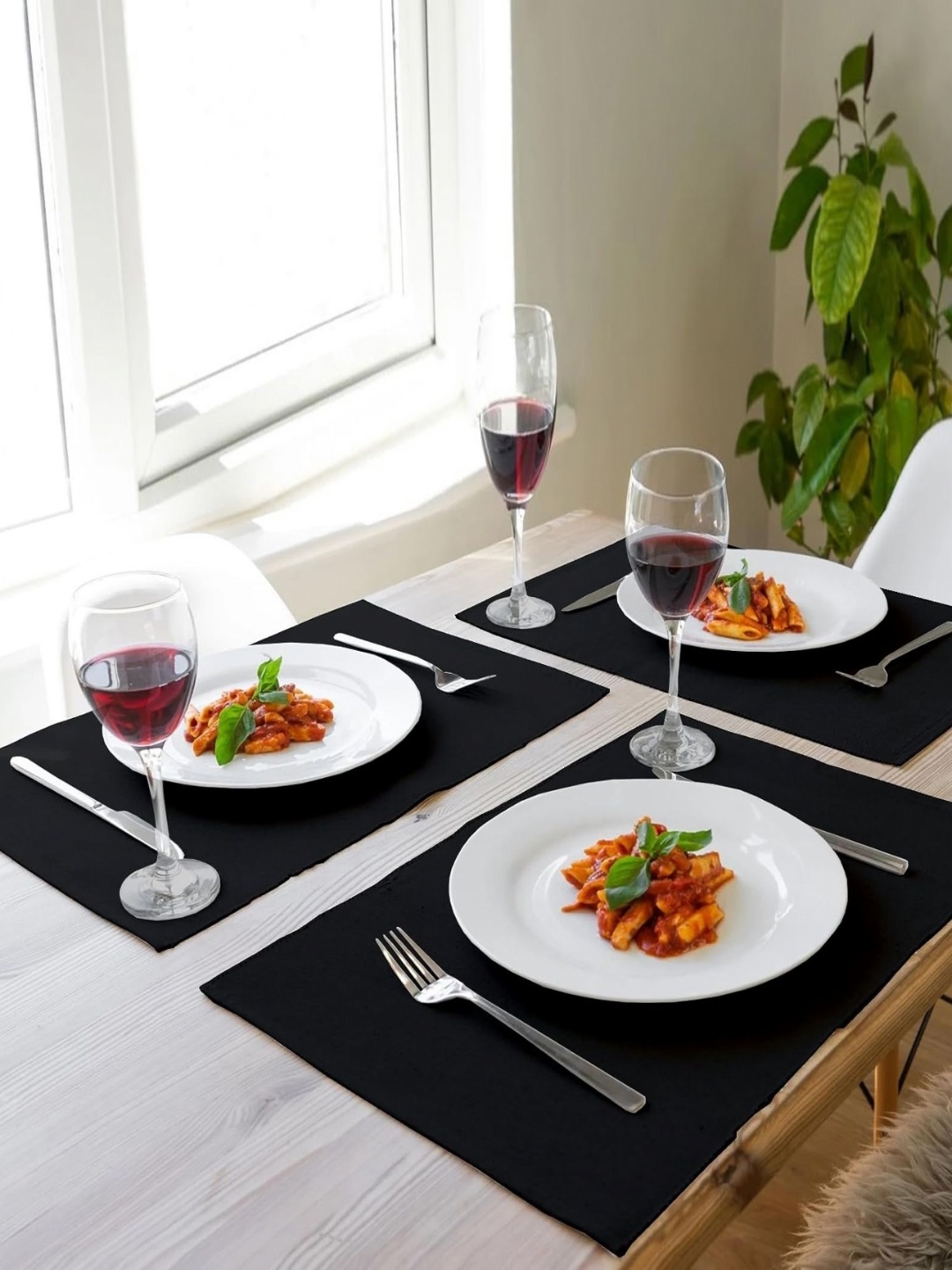

Lushomes Black 6 Pieces Cotton Table Placemats