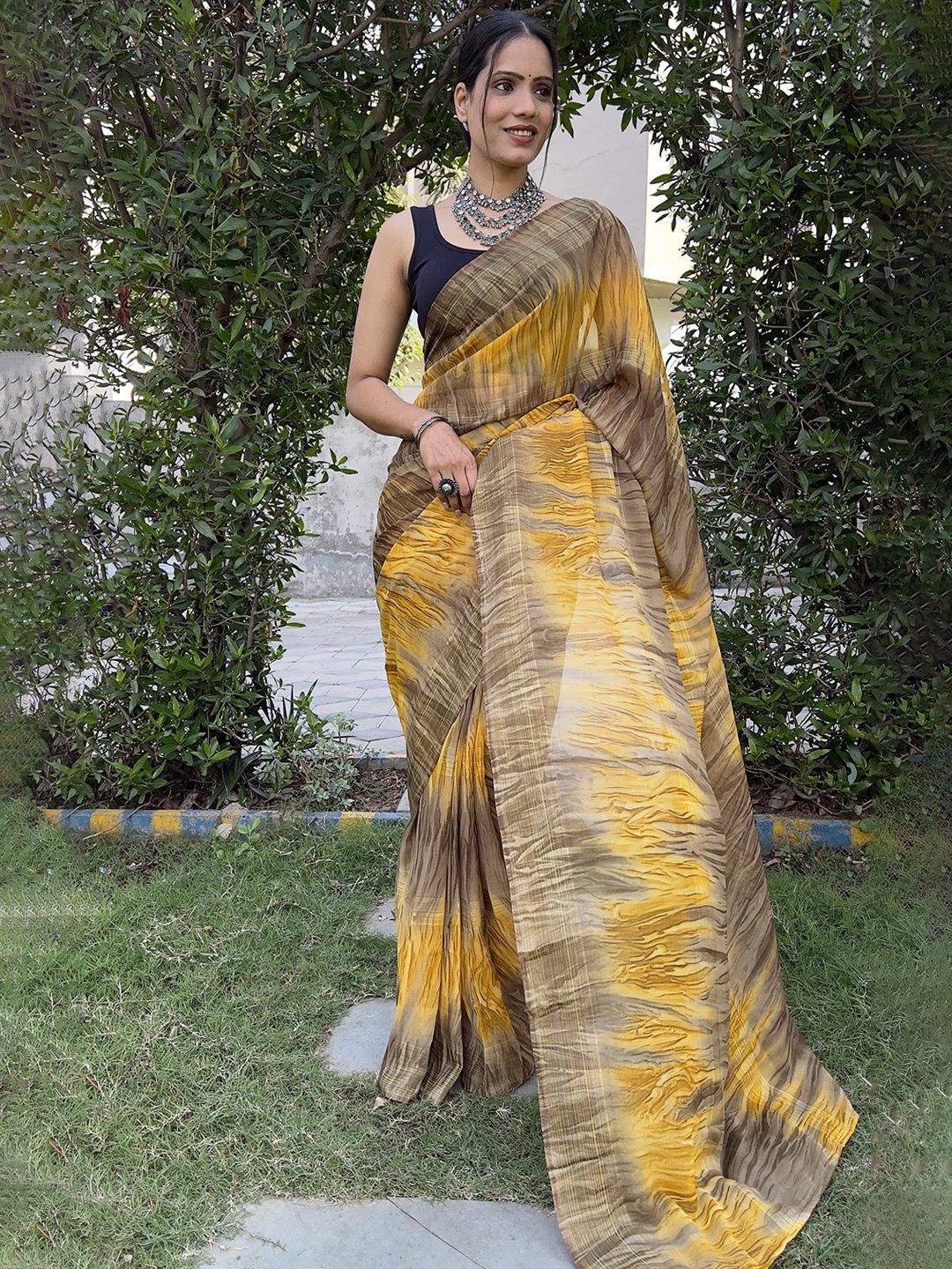

V3 FASHION STUDIO Abstract Printed Pure Chiffon Ready to Wear Jamdani Saree, Yellow