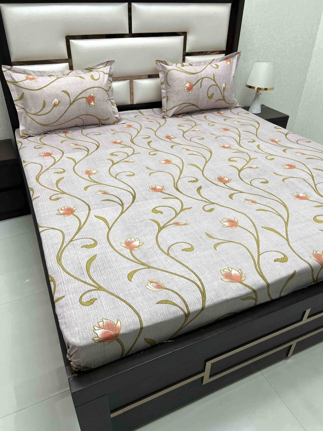 

Pure Decor Velar Purple Floral Printed Pure Cotton 250 TC King Bedsheet Set 3.05 x 2.73 m