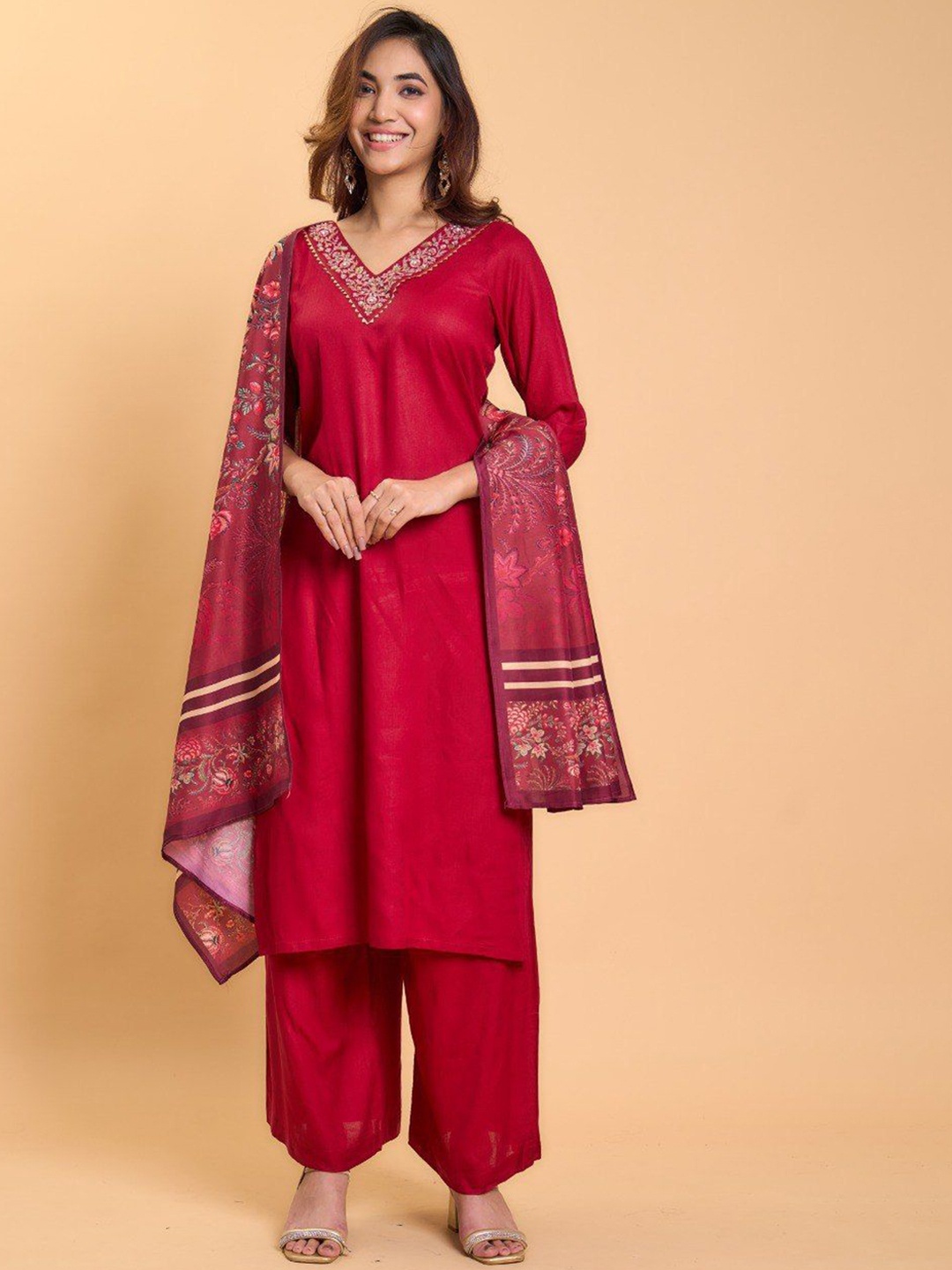 

APNISHA Floral Yoke Design Regular Chanderi Silk Straight Kurta with Palazzos & Dupatta, Red