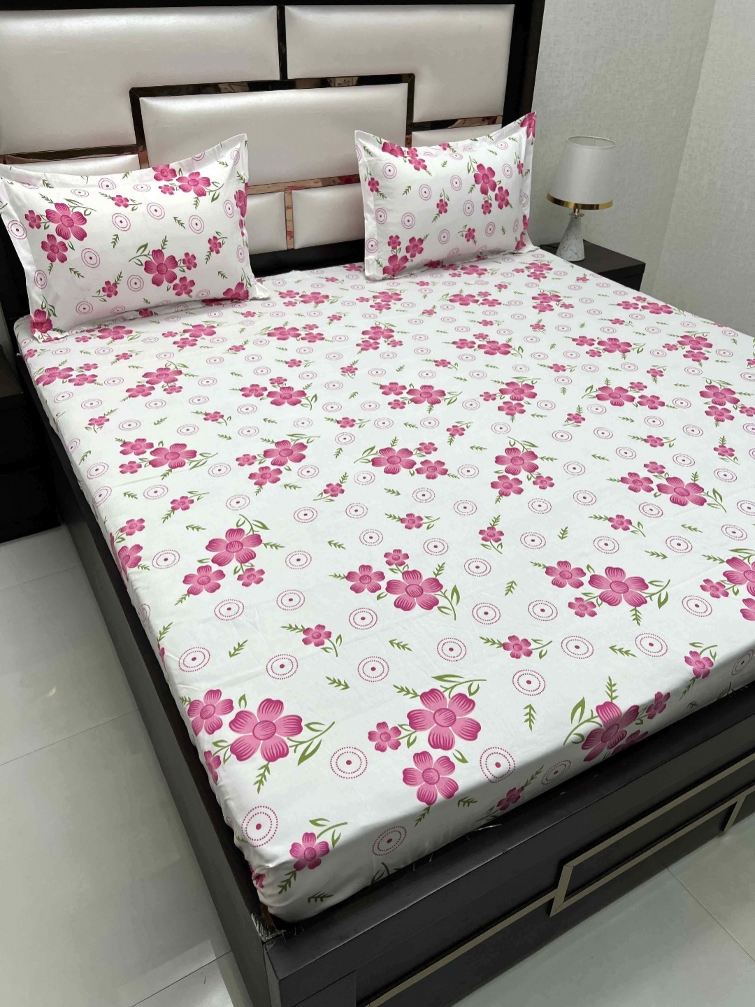 

Pure Decor Queen Size Double Bedsheet With 2 Pillow Covers 2.28m X 2.54m, Pink