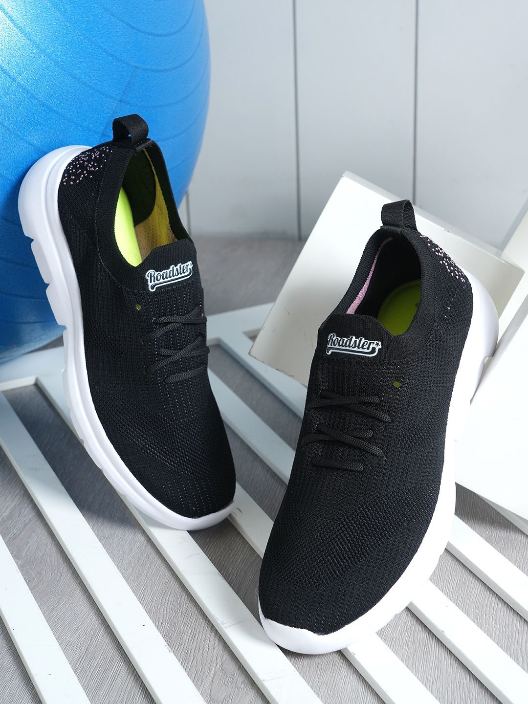 

The Roadster Lifestyle Co Men Lace-Ups Sports Shoes, Black
