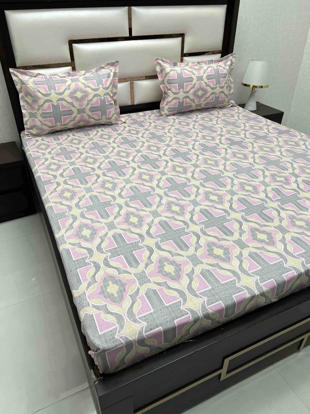

Pure Decor Velar Pink Ethnic Printed Pure Cotton 260 TC King Bedsheet Set 3.03 x 2.76 m