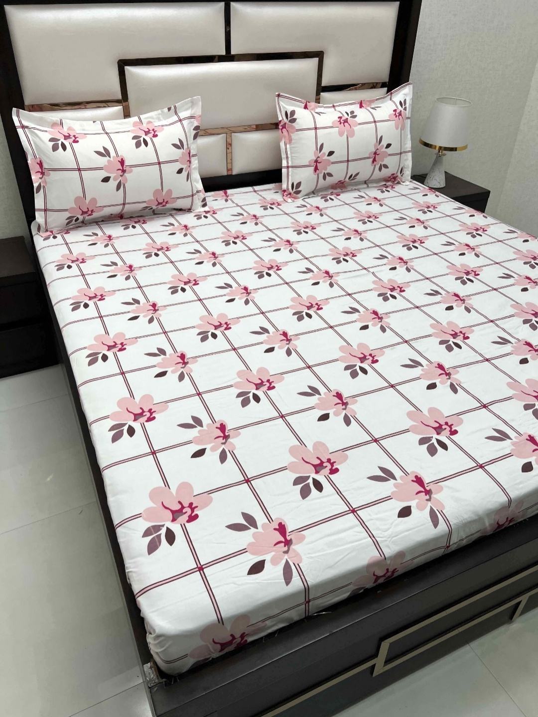 

Pure Decor Queen Size Double Bedsheet With 2 Pillow Covers 2.28m X 2.54m, Pink