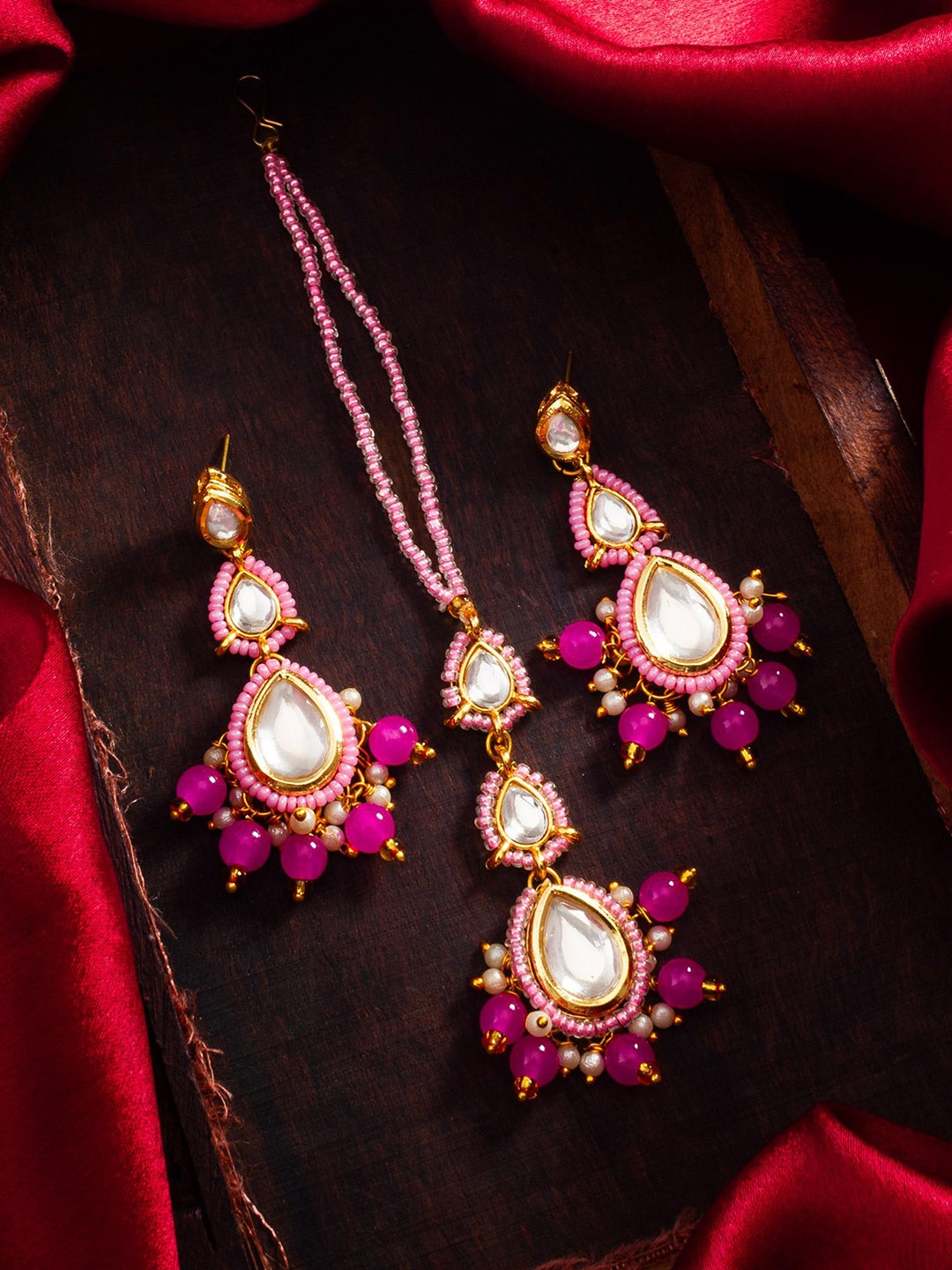 

aadita Gold-Plated Kundan Studded Maang Tika and Earrings