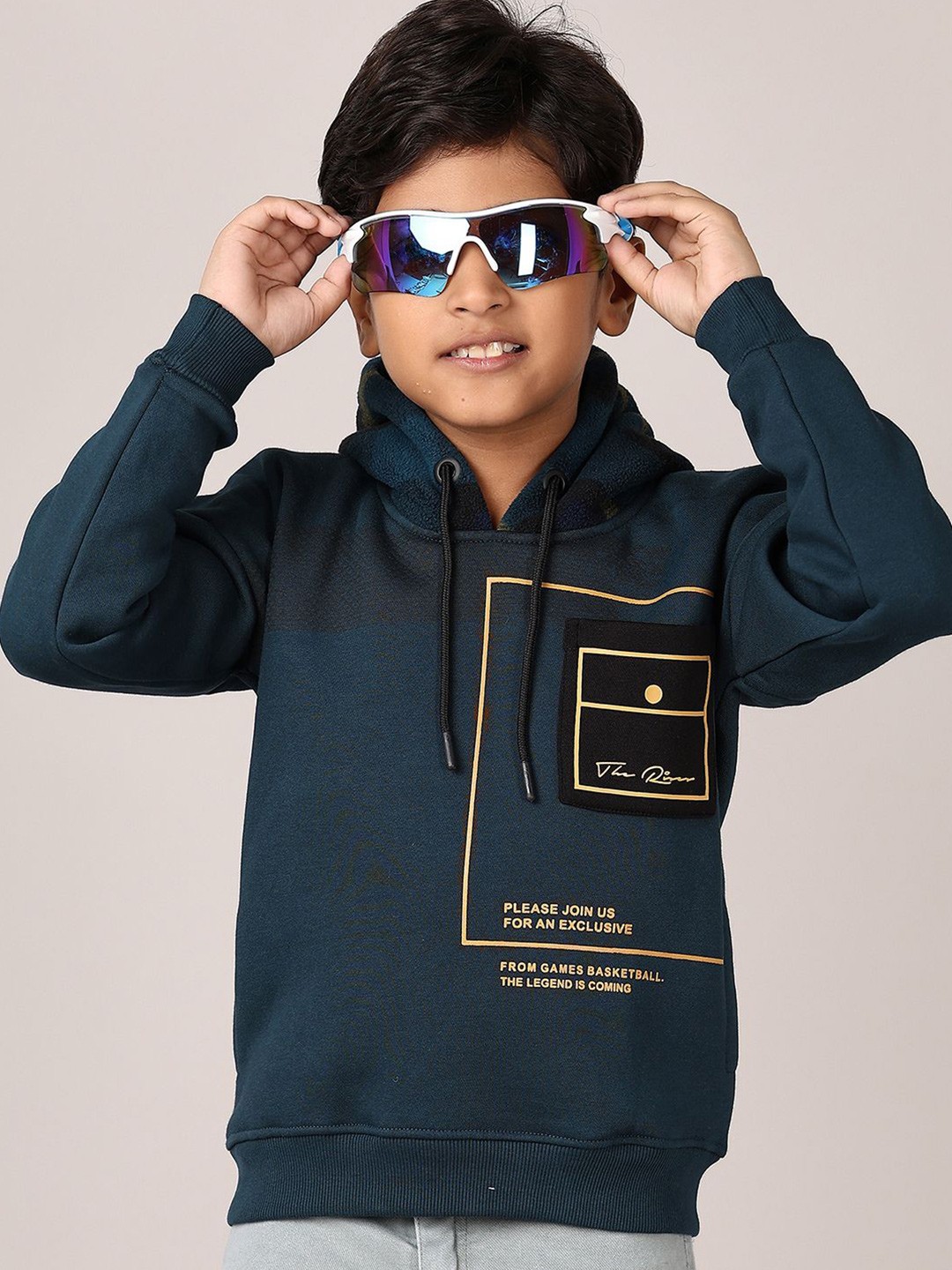 

V-Mart Boys Printed Hooded Neck Sweatshirt, Green