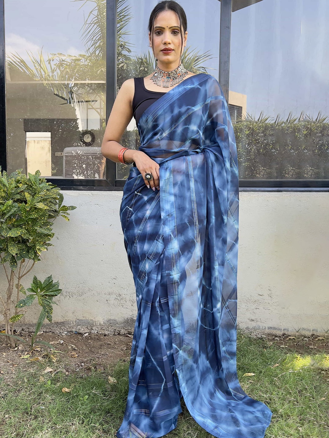 

V3 FASHION STUDIO Tie and Dye Pure Georgette Ready to Wear Jamdani Saree, Blue