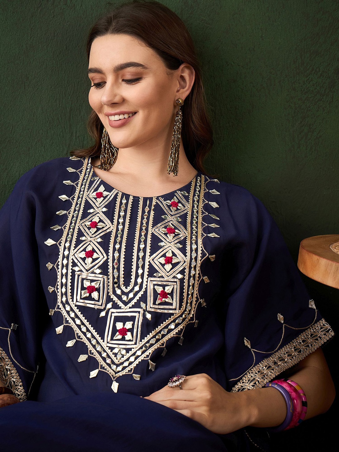 

Sangria Floral Embroidered Kaftan Kurta & Trousers, Navy blue