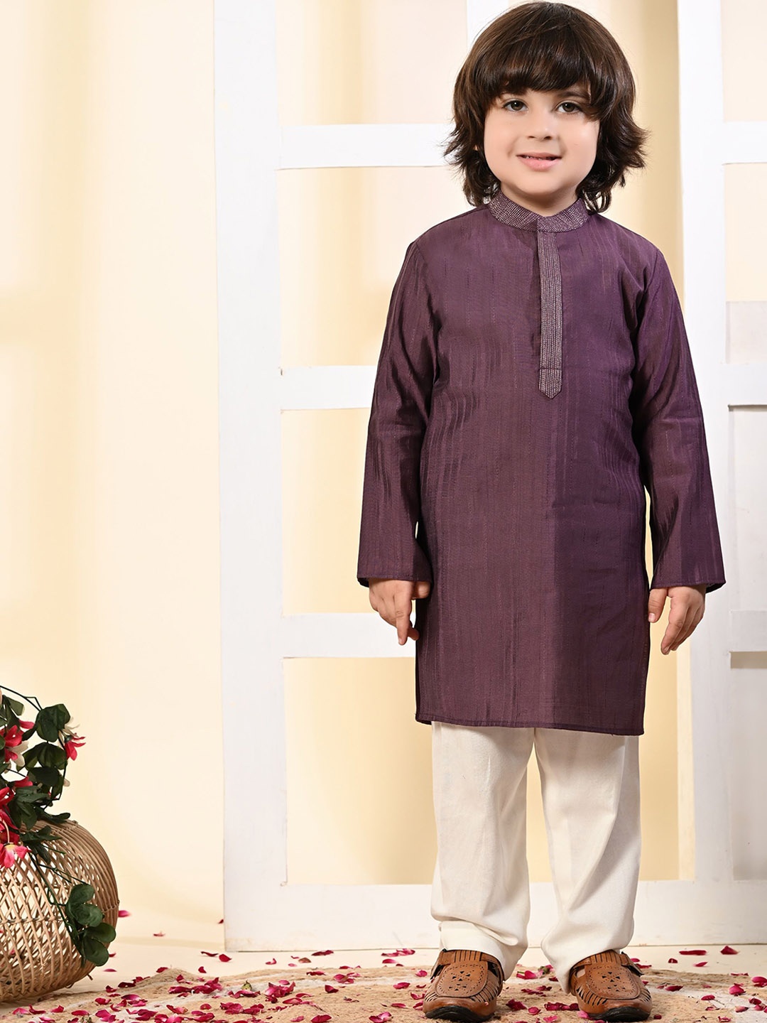 

Muffin Shuffin Boys Woven Design Straight Kurta with Trousers, Purple