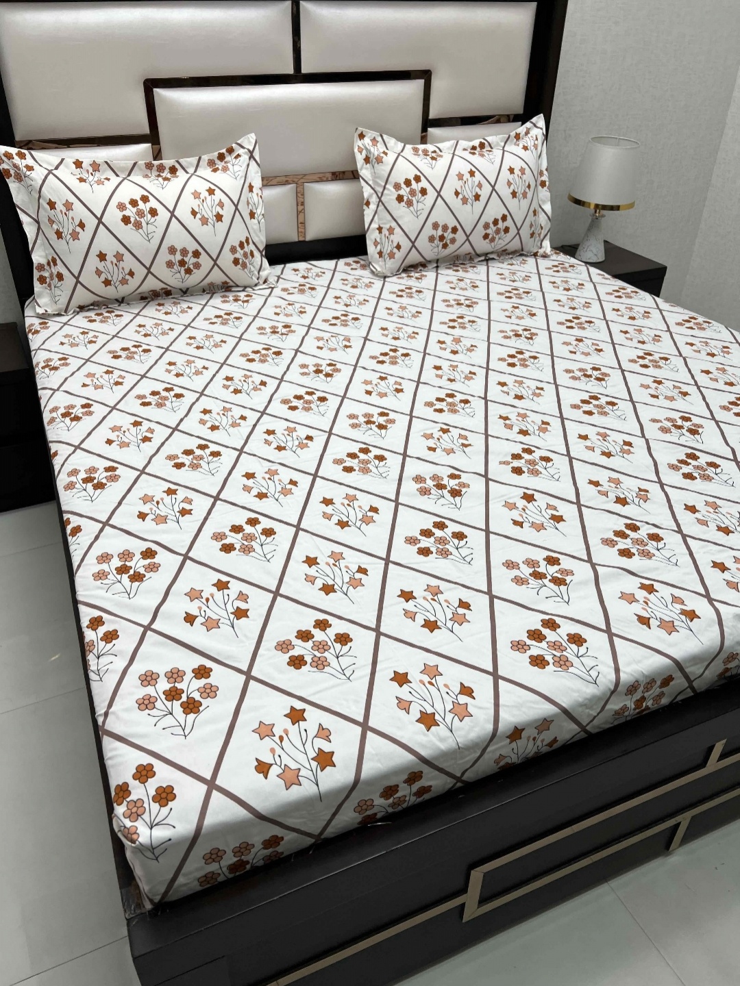 

Pure Decor Queen Size Double Bedsheet With 2 Pillow Covers 2.28m X 2.54m, White