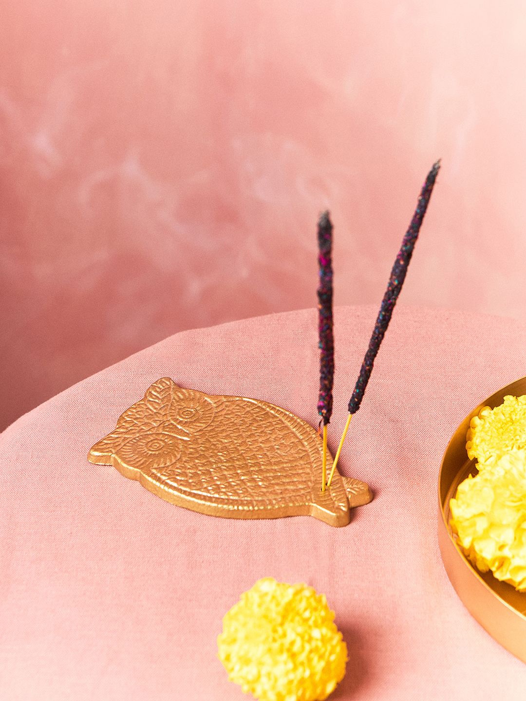 

Chumbak Owl Gold Toned Incense Stick Holder